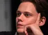 Karakter Astrologi Menawan Bill Skarsgård